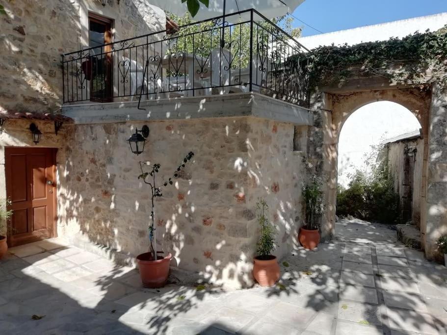 Villa Sofita With Tzakouzi Marulász Kültér fotó